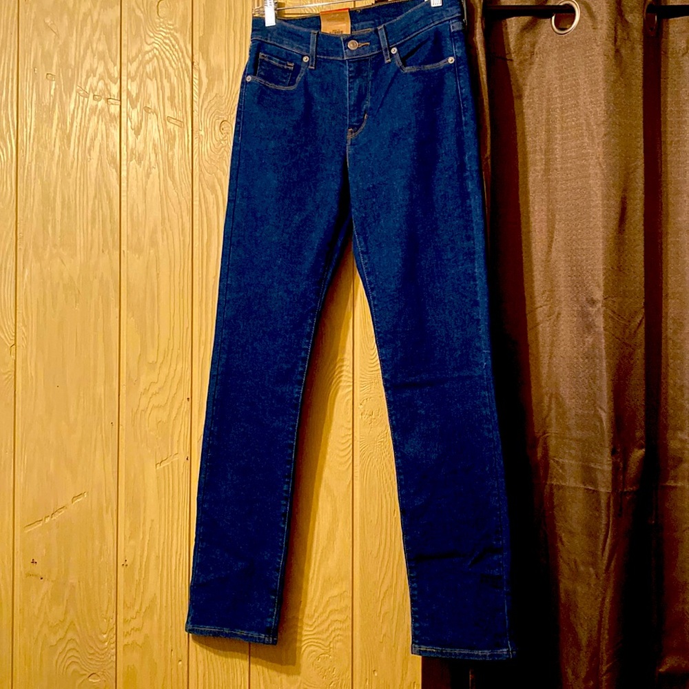 Levi’s 26x32 Dark wash Denim